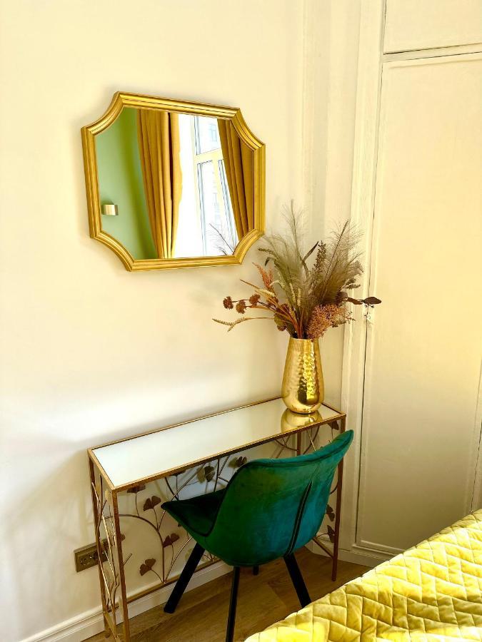 Gertrude'S Heart Apartment Riga Bagian luar foto
